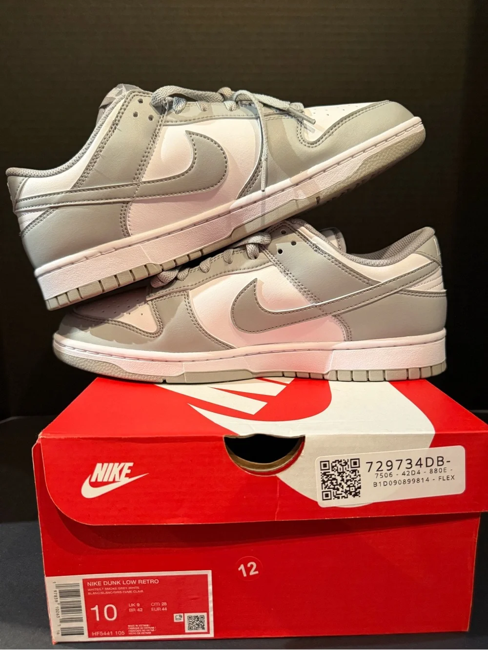 Nike Men’s Light Grey smoke  and White Low-Top Sneakers